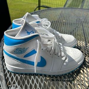 UNC women’s Air Jordan 1 Mid